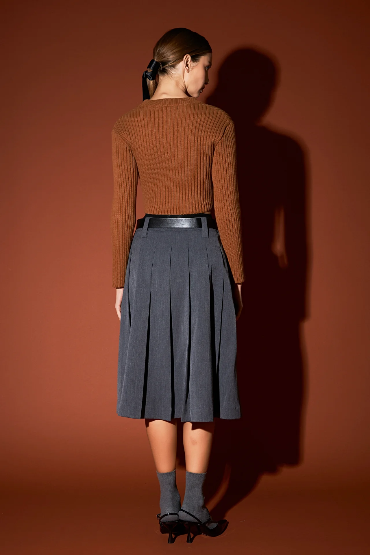 Cropped Ribbed Knit Sweater - Image 4