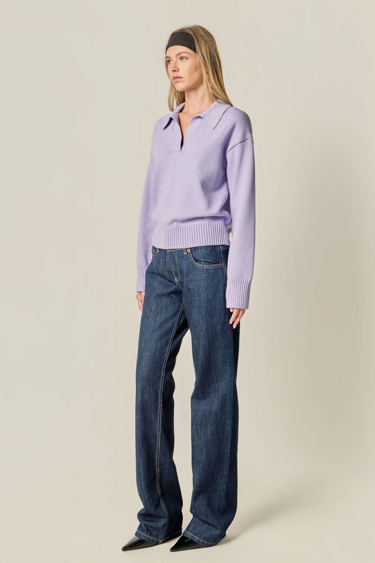 V-neckline with Collar Sweater - Image 3